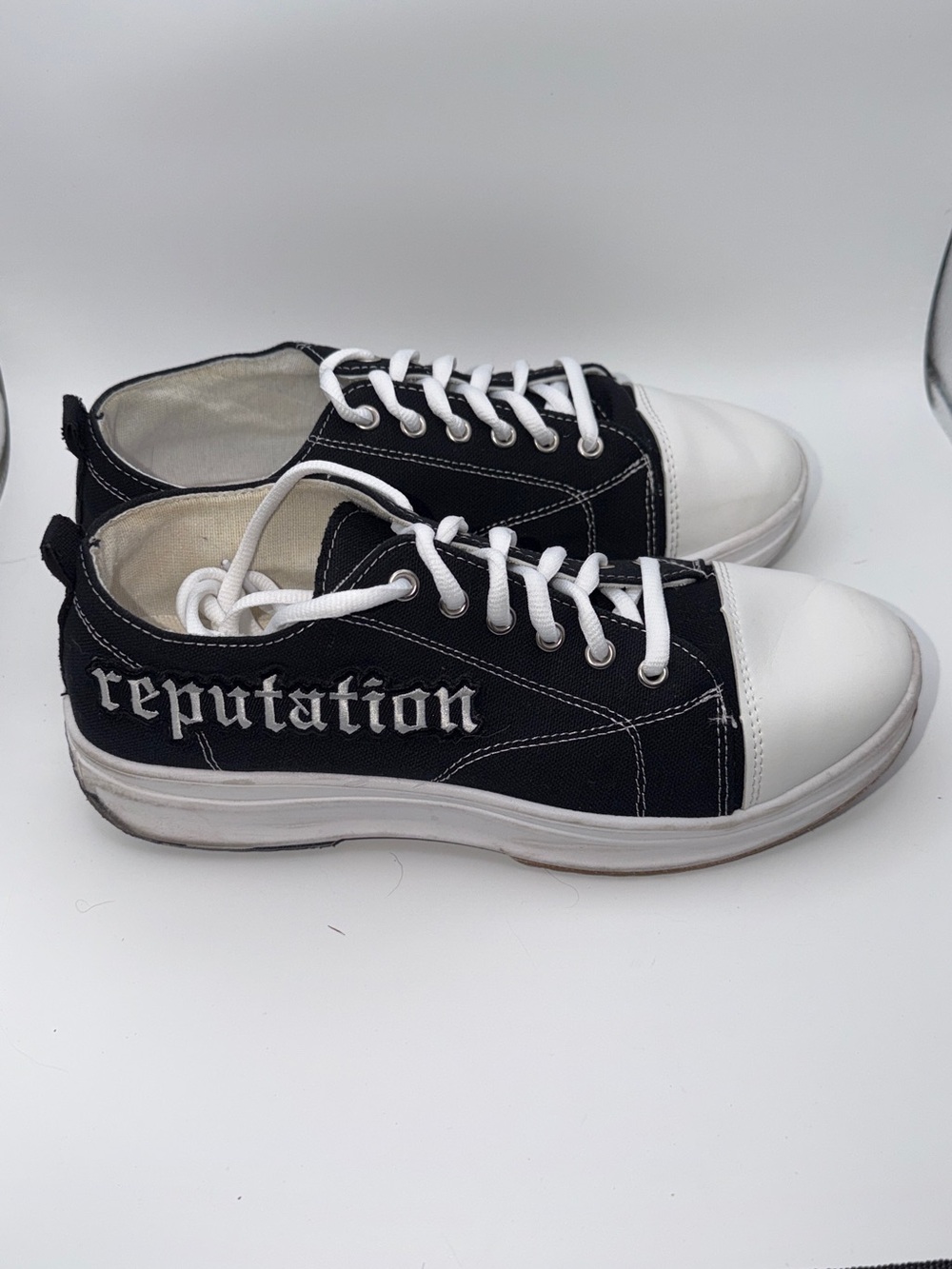 Taylor Swift Black & White 'Reputation' Low-Top Sneakers
